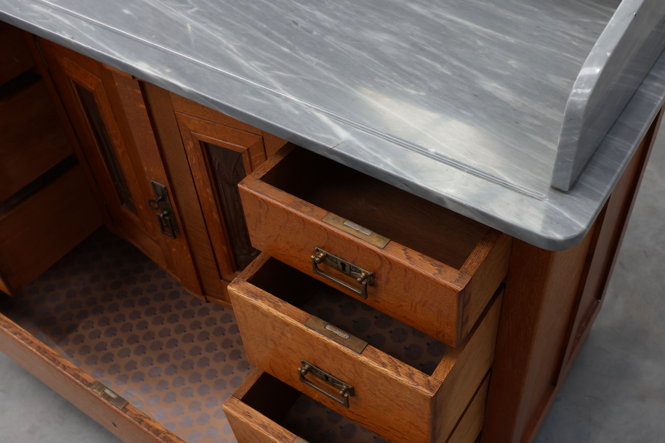 Art Nouveau mirrored sideboard attr. to De Coene with artwork by Geo Verbanck, Belgium ca. 1905thumbnail